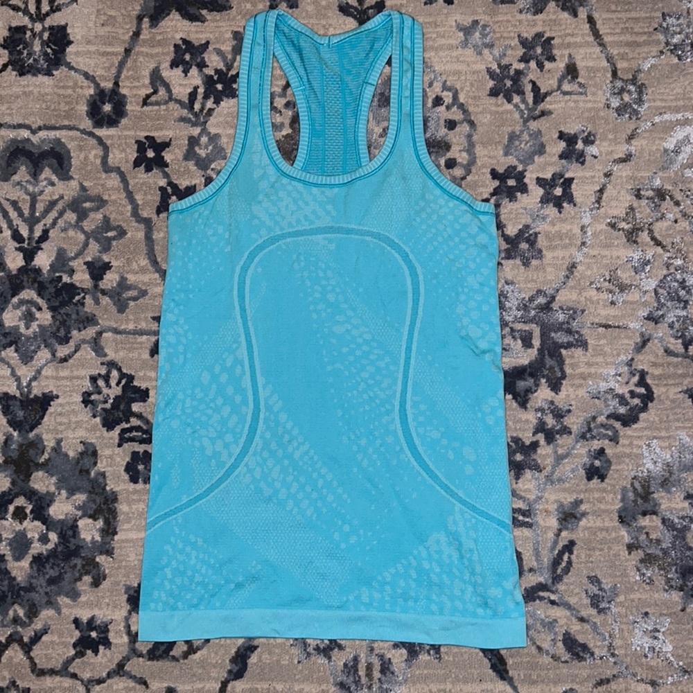 Lululemon athletica swiftly size 4